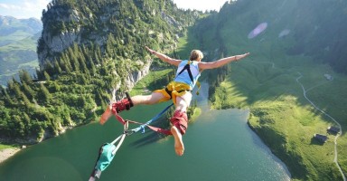 中国竞彩网：查尔斯-李盛赞克尼普尔，情绪稳定性媲美邓肯，赛场内外从容应对压力